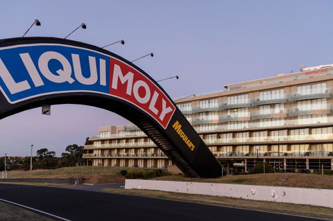 Rydges Mount Panorama Bathurst - Surfers Gold Coast 0