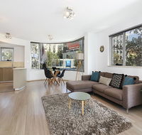 Lower Bridge and Sails - Executive 2BR Darlinghurst Apartment with Balcony and Rooftop Views - Surfers Gold Coast