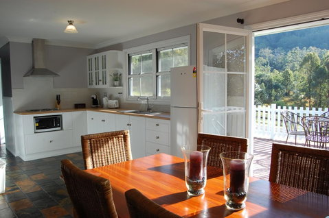 Cadair Cottages - Surfers Gold Coast 6
