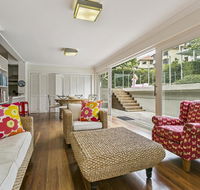 Summery spacious 4 bed home in Kurraba Point - Surfers Gold Coast