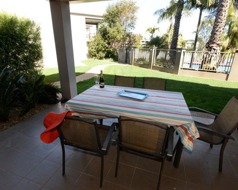 Yarrawonga Waterfront Apartments - Surfers Gold Coast 5