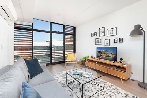 Newtown's Best Designer Apartment - Surfers Gold Coast 6