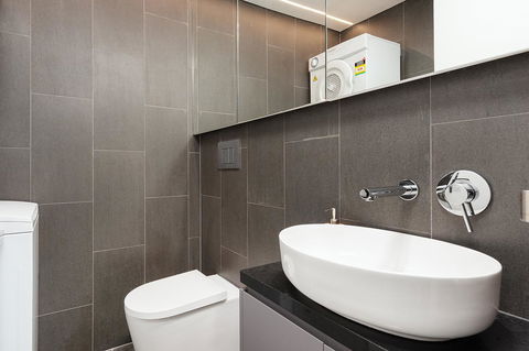Newtown's Best Designer Apartment - Surfers Gold Coast 3