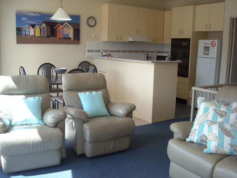 Beaches Apartments Merimbula - Surfers Gold Coast 2