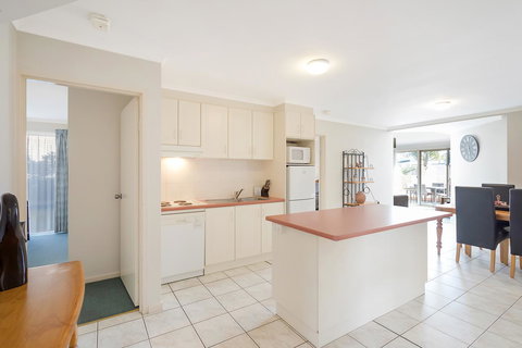 Black Dolphin Resort Motel & Apartments - Surfers Gold Coast 5
