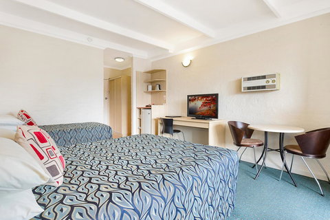 Black Dolphin Resort Motel & Apartments - Surfers Gold Coast 10