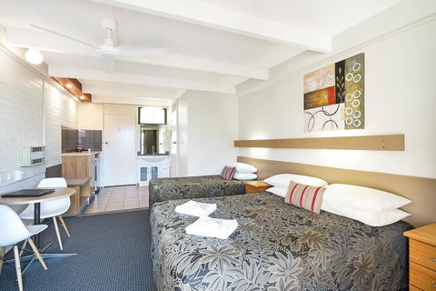 Black Dolphin Resort Motel & Apartments - Surfers Gold Coast 21
