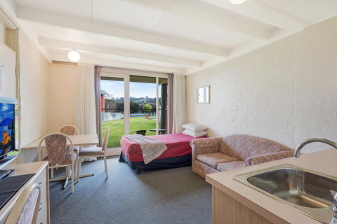 Black Dolphin Resort Motel & Apartments - Surfers Gold Coast 16