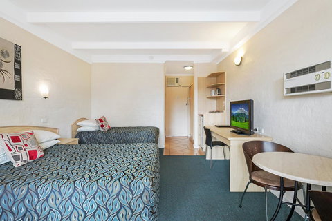 Black Dolphin Resort Motel & Apartments - Surfers Gold Coast 12