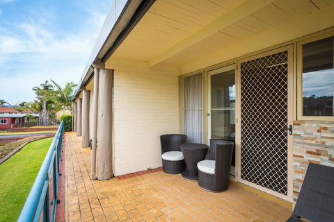 Black Dolphin Resort Motel & Apartments - Surfers Gold Coast 8