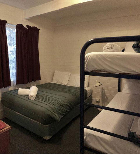 Kon Tiki Apartments - Surfers Gold Coast 10