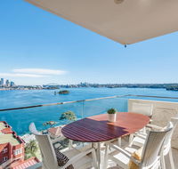 Panoramic harbour views and unbeatable comfort - Surfers Gold Coast