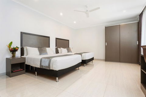 Darwin City Hotel - Surfers Gold Coast 23
