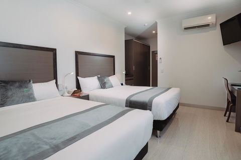 Darwin City Hotel - Surfers Gold Coast 22