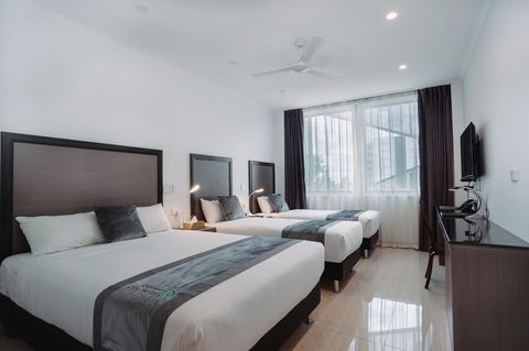 Darwin City Hotel - Surfers Gold Coast 9