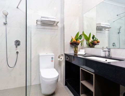 Darwin City Hotel - Surfers Gold Coast 24