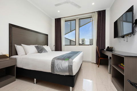 Darwin City Hotel - Surfers Gold Coast 1