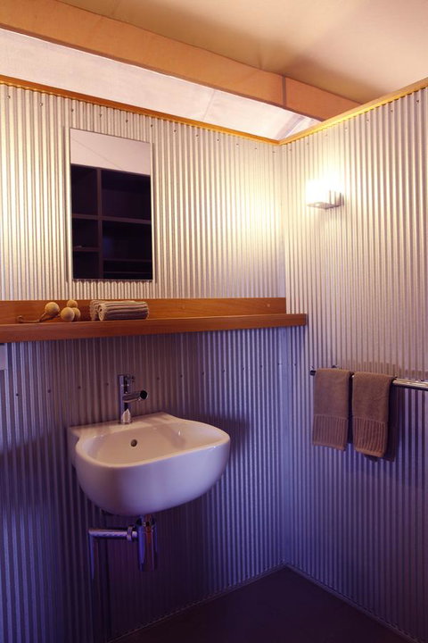 Wildman Wilderness Lodge - Surfers Gold Coast 11