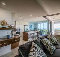 ZEN BY THE WATER - Esplanade Darwin Retreat - Surfers Gold Coast