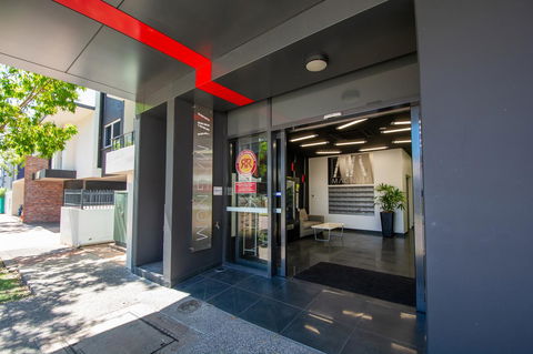 Magnum Serviced Apartments - Surfers Gold Coast 25