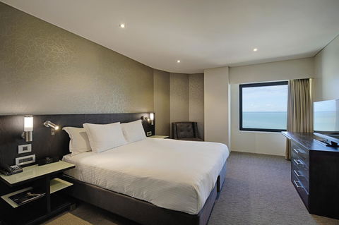 Hilton Darwin - Surfers Gold Coast 13