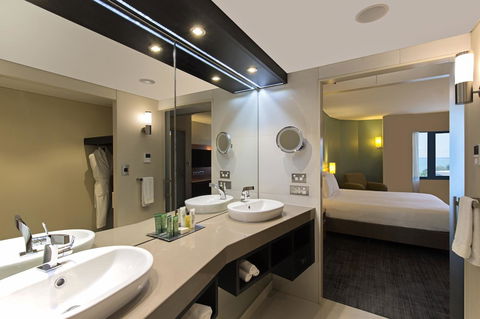 Hilton Darwin - Surfers Gold Coast 15