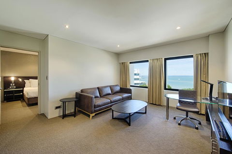 Hilton Darwin - Surfers Gold Coast 12