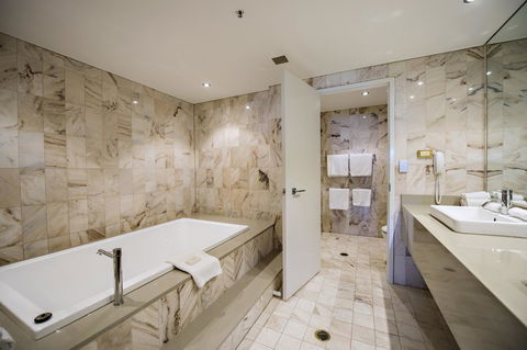 Hilton Darwin - Surfers Gold Coast 35