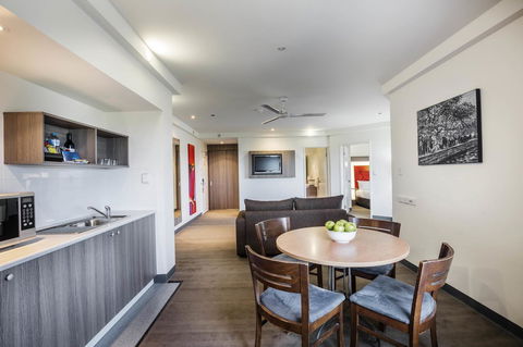 Novotel Darwin CBD - Surfers Gold Coast 7