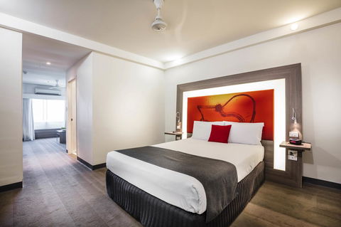 Novotel Darwin CBD - Surfers Gold Coast 19