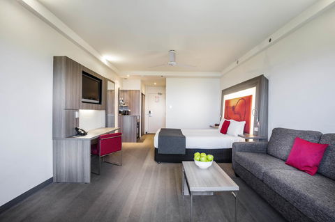 Novotel Darwin CBD - Surfers Gold Coast 9