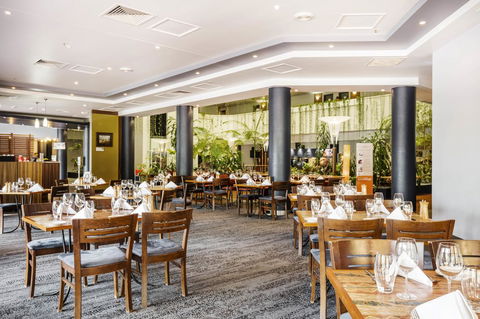 Novotel Darwin CBD - Surfers Gold Coast 17