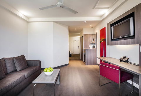 Novotel Darwin CBD - Surfers Gold Coast 15