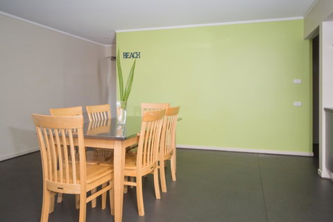 Corrigans Cove - Surfers Gold Coast 11