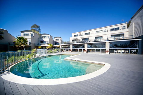 Corrigans Cove - Surfers Gold Coast 0