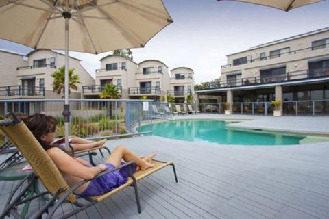 Corrigans Cove - Surfers Gold Coast 18