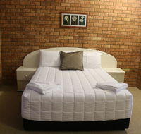 Golden Sands Motor Inn - Surfers Gold Coast