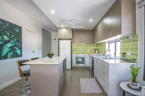 ZEN QUEST - The NOMADS PAD Near Nightcliff Markets & Sunset Foreshore - Surfers Gold Coast 26
