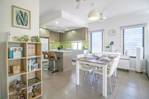 ZEN QUEST - The NOMADS PAD Near Nightcliff Markets & Sunset Foreshore - Surfers Gold Coast 12