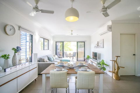 ZEN QUEST - The NOMADS PAD Near Nightcliff Markets & Sunset Foreshore - Surfers Gold Coast 0