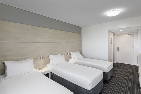 Vibe Hotel Darwin Waterfront - Surfers Gold Coast 18