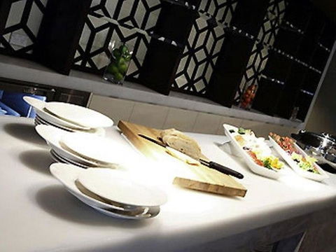 Novotel Canberra - Surfers Gold Coast 30