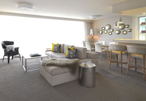 QT Canberra - Surfers Gold Coast 24