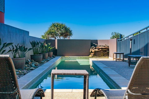 Lennox Holiday Apartments - Surfers Gold Coast 3