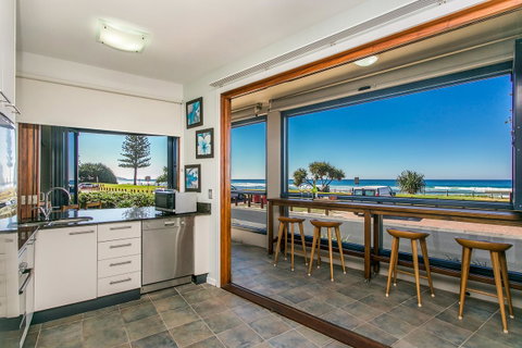 Lennox Holiday Apartments - Surfers Gold Coast 13
