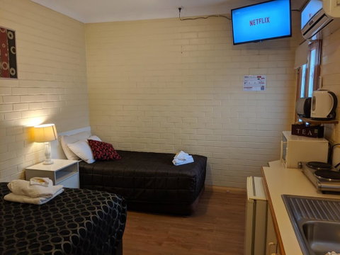 Bondi Motel - Surfers Gold Coast 1