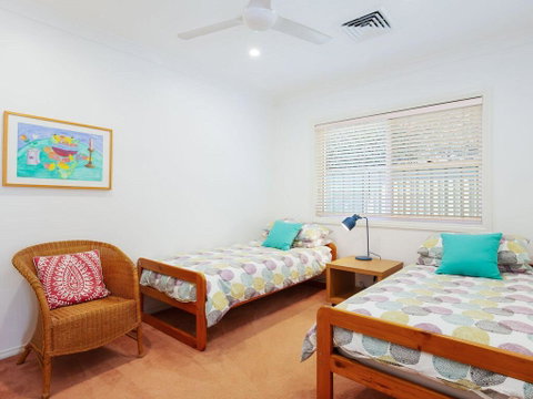 Bonito', 26 Bonito Street - Pet Friendly Housewith Aircon - Surfers Gold Coast 3