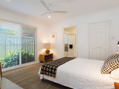 Bonito', 26 Bonito Street - Pet Friendly Housewith Aircon - Surfers Gold Coast 1