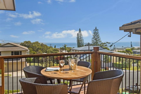 BonniEscape - Surfers Gold Coast 1