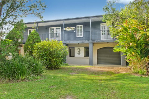 BONNY BEACH HOUSE - Holiday Accomodation With Pool - Surfers Gold Coast 0